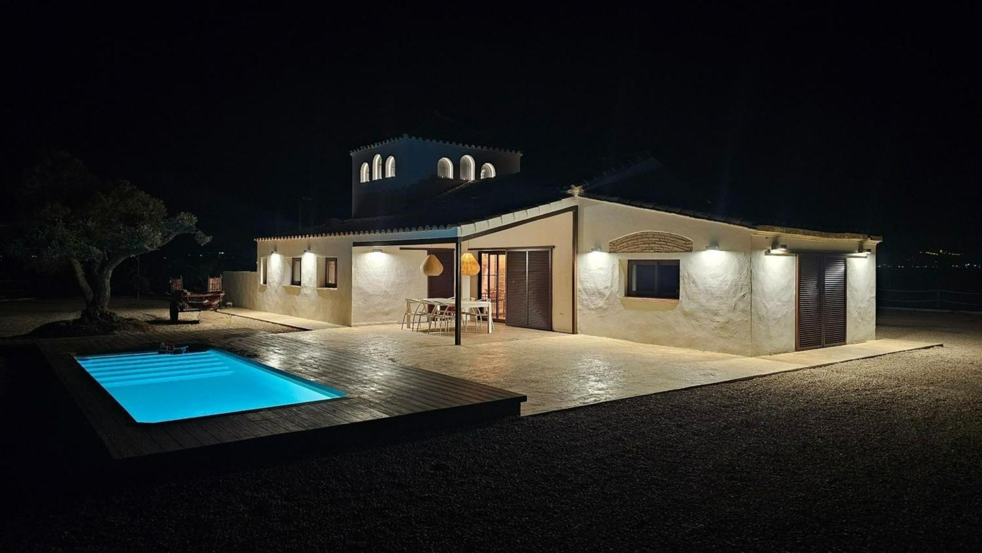 Masos Bruguera - Llambrich Villa